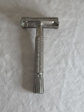 Vintage Gillette Classic Double Edge Safety Razor - Silver